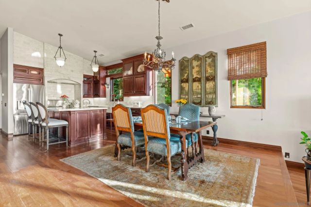 2061 Seaview Ave., Del Mar, CA 92014