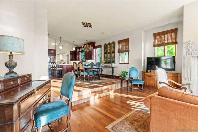 2061 Seaview Ave., Del Mar, CA 92014