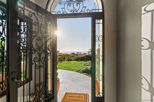 2061 Seaview Ave., Del Mar, CA 92014