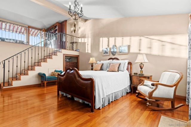 2061 Seaview Ave., Del Mar, CA 92014