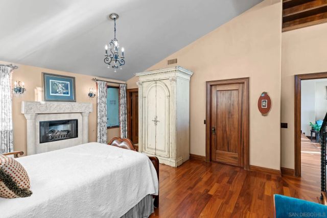 2061 Seaview Ave., Del Mar, CA 92014