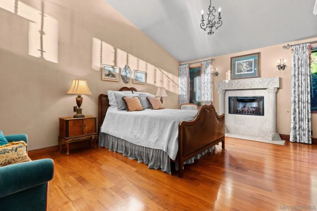 2061 Seaview Ave., Del Mar, CA 92014