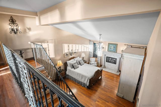 2061 Seaview Ave., Del Mar, CA 92014