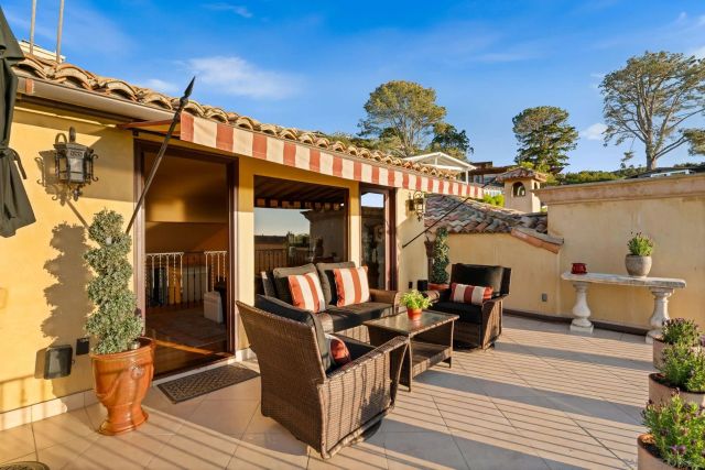 2061 Seaview Ave., Del Mar, CA 92014