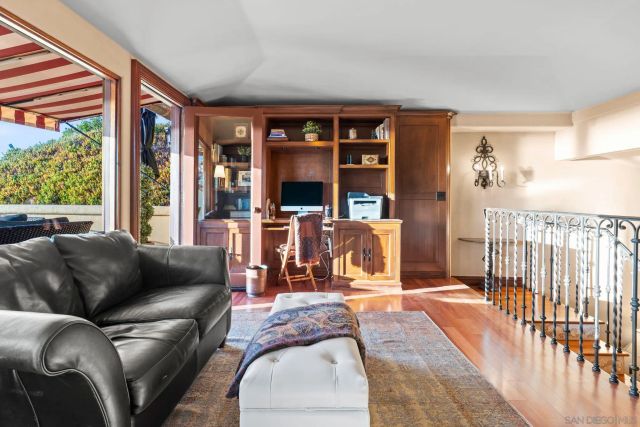 2061 Seaview Ave., Del Mar, CA 92014