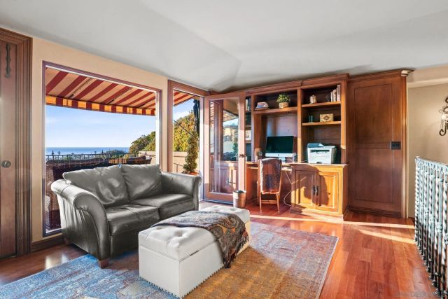 2061 Seaview Ave., Del Mar, CA 92014