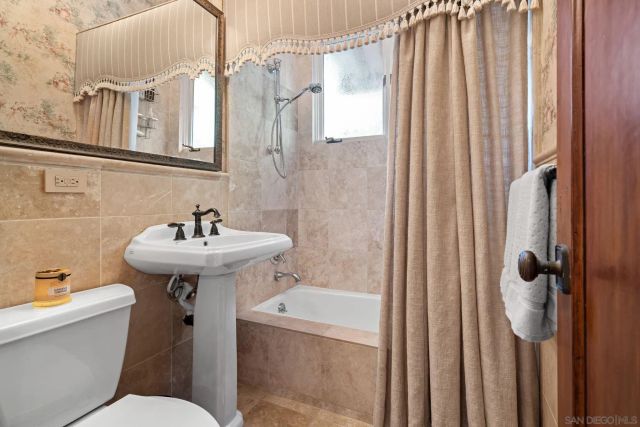 2061 Seaview Ave., Del Mar, CA 92014