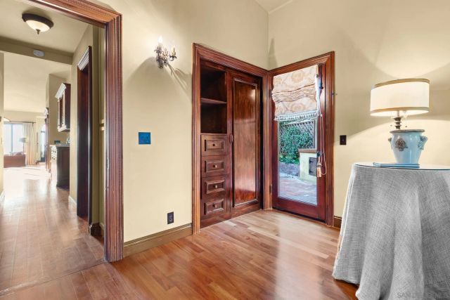 2061 Seaview Ave., Del Mar, CA 92014