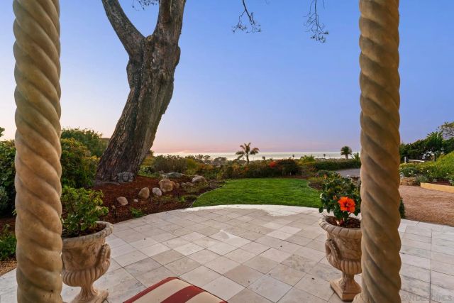 2061 Seaview Ave., Del Mar, CA 92014