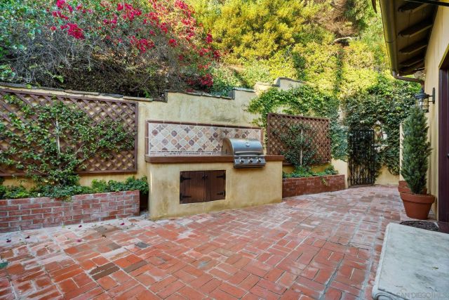 2061 Seaview Ave., Del Mar, CA 92014