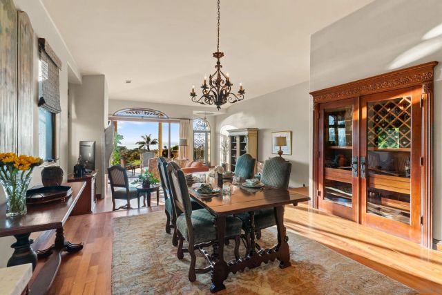 2061 Seaview Ave., Del Mar, CA 92014