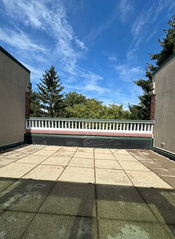 8050 Arbor Lane 303, Northfield, IL 60093