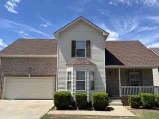 648 Foxfield Dr, Clarksville, TN 37042