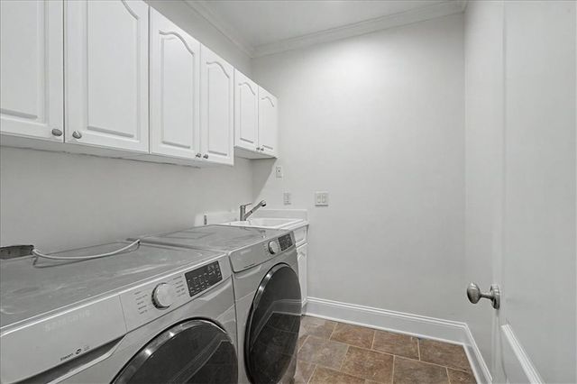 3880 Stratford Walk Circle NE, Atlanta, GA 30342