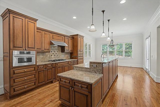 3880 Stratford Walk Circle NE, Atlanta, GA 30342