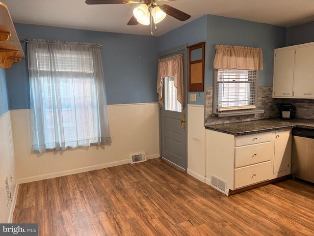 122 N WALNUT ST, Fleetwood, PA 19522