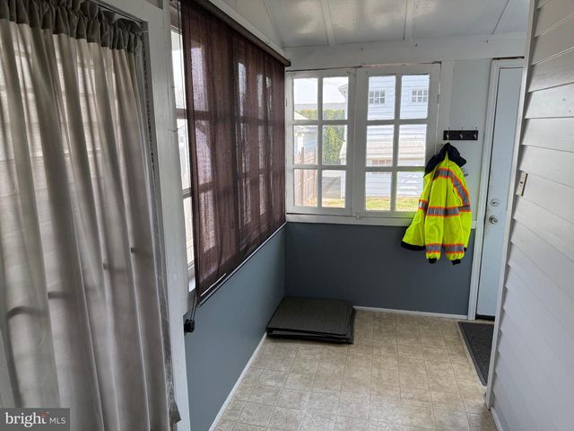 122 N WALNUT ST, Fleetwood, PA 19522