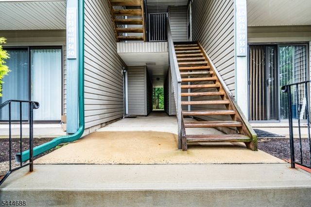 57 Fisher Dr, Franklin Twp., NJ 08823