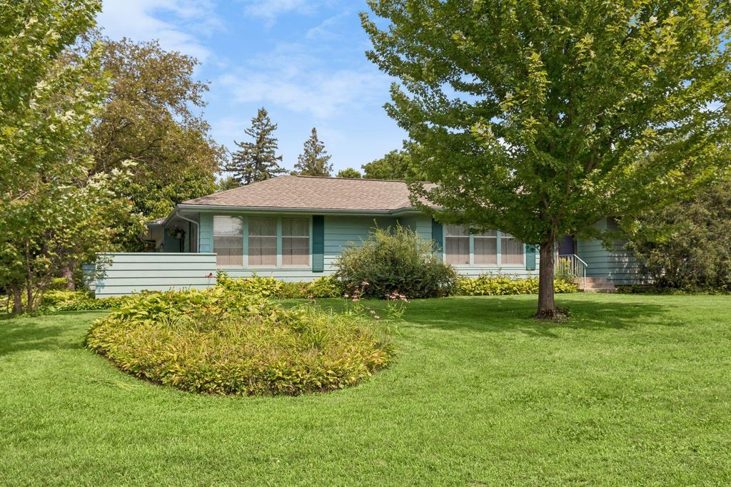 501 Sumner Street E, Northfield, MN 55057 — exterior
