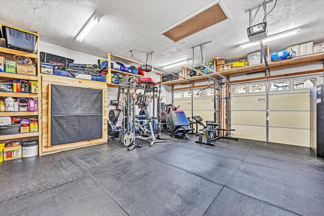 207 Overlook RD, Vinton, VA 24179