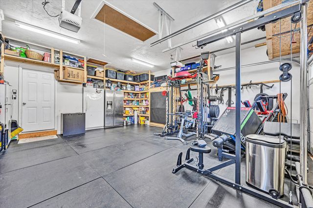 207 Overlook RD, Vinton, VA 24179