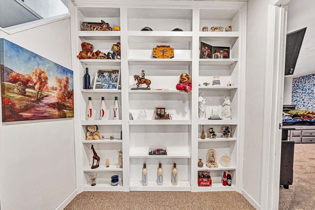 207 Overlook RD, Vinton, VA 24179