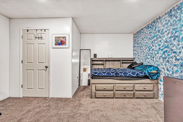 207 Overlook RD, Vinton, VA 24179