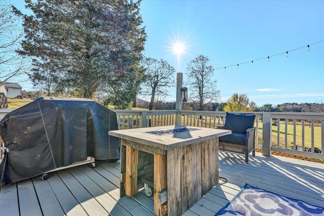 207 Overlook RD, Vinton, VA 24179