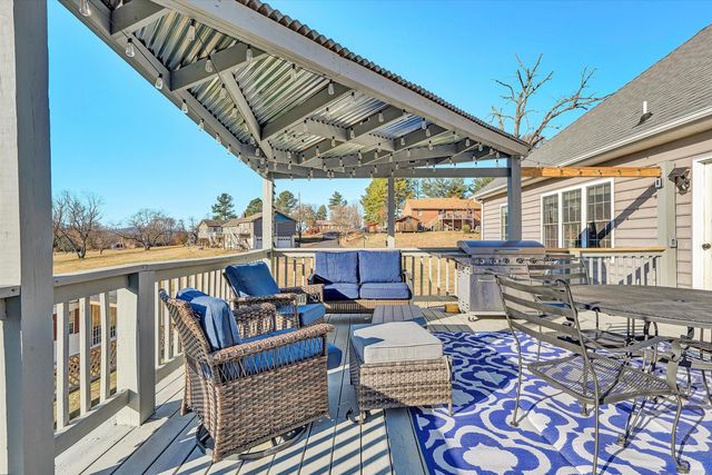 207 Overlook RD, Vinton, VA 24179