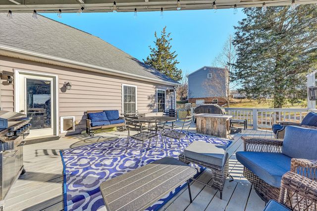 207 Overlook RD, Vinton, VA 24179