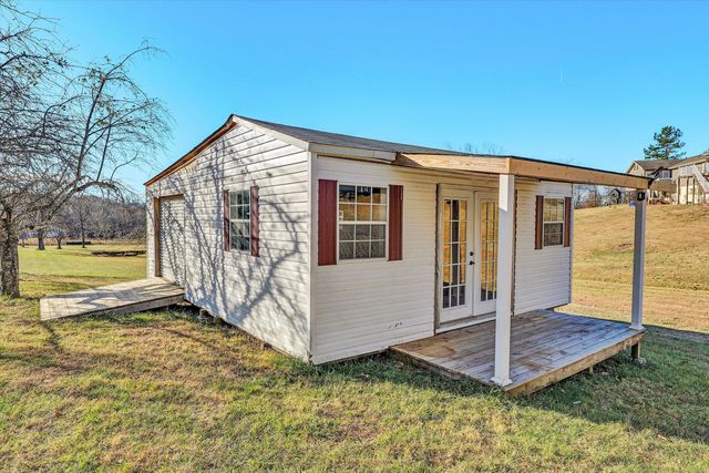 207 Overlook RD, Vinton, VA 24179