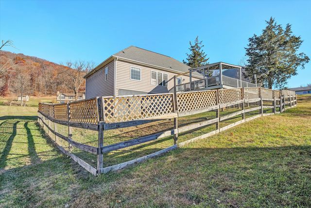 207 Overlook RD, Vinton, VA 24179