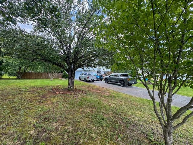 30 Cathedral Heights SW, Cartersville, GA 30120