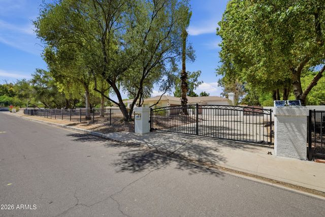 7214 E ROYAL PALM Road, Scottsdale, AZ 85258
