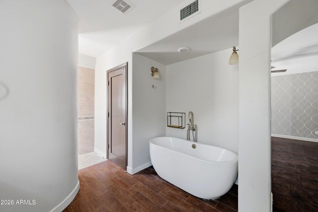 7214 E ROYAL PALM Road, Scottsdale, AZ 85258