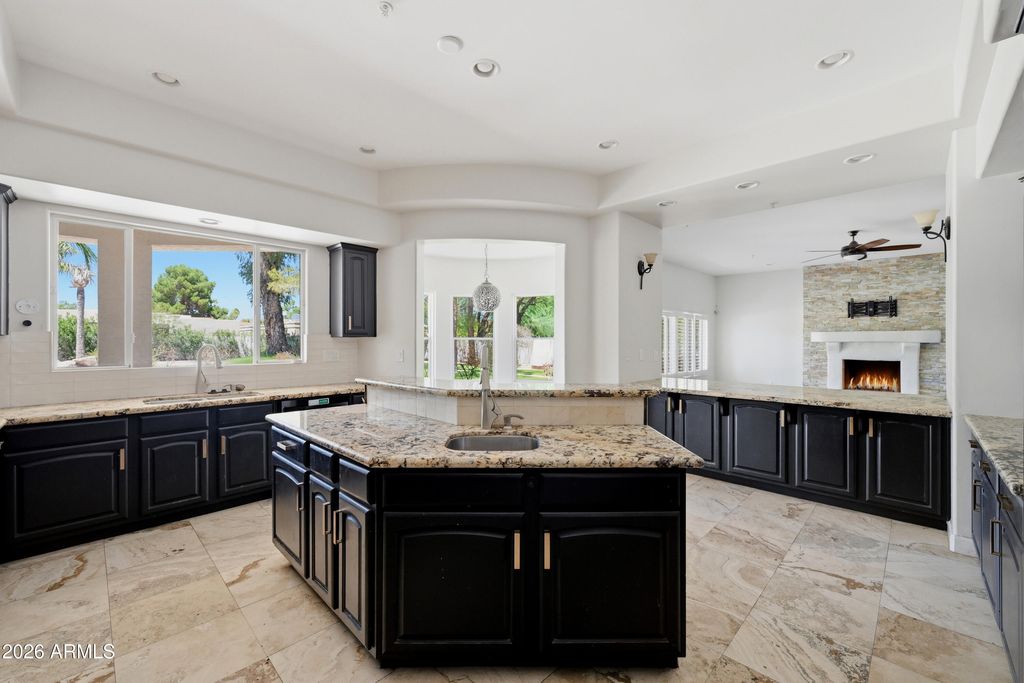 7214 E ROYAL PALM Road, Scottsdale, AZ 85258