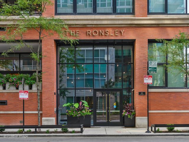 676 N Kingsbury Street 104, Chicago, IL 60654