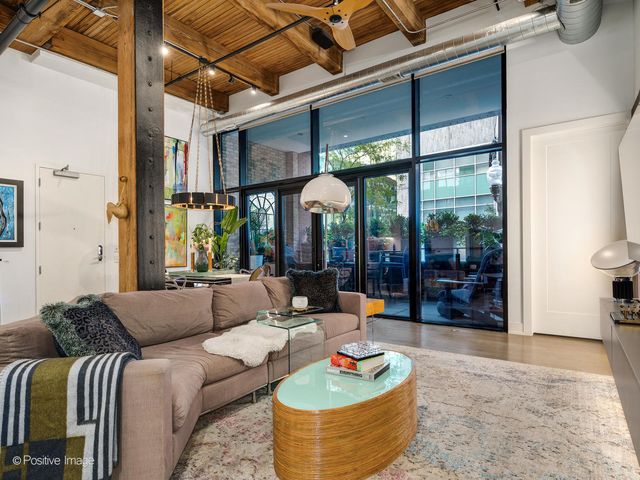 676 N Kingsbury Street 104, Chicago, IL 60654