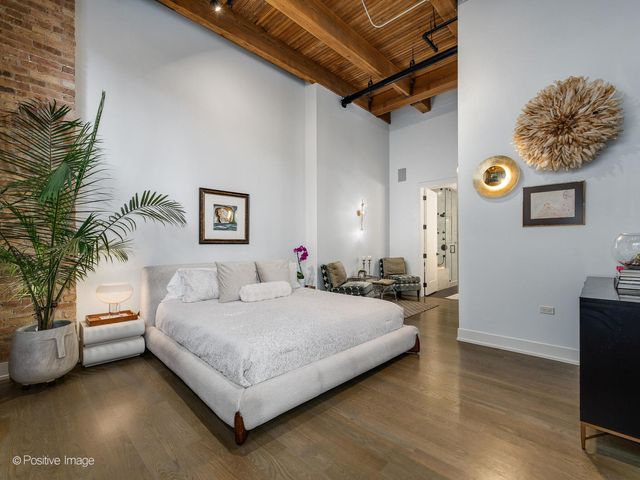 676 N Kingsbury Street 104, Chicago, IL 60654