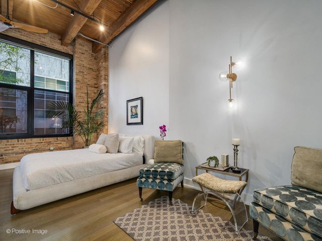 676 N Kingsbury Street 104, Chicago, IL 60654