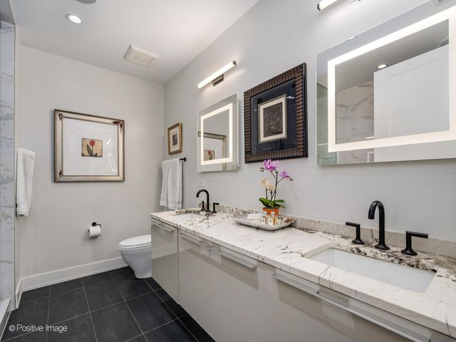 676 N Kingsbury Street 104, Chicago, IL 60654