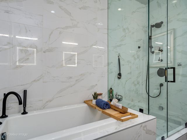 676 N Kingsbury Street 104, Chicago, IL 60654