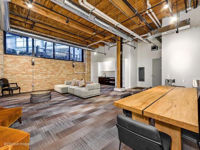 676 N Kingsbury Street 104, Chicago, IL 60654