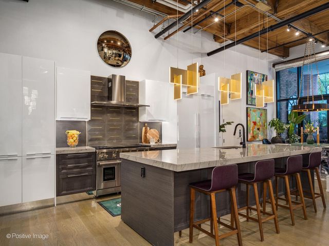 676 N Kingsbury Street 104, Chicago, IL 60654