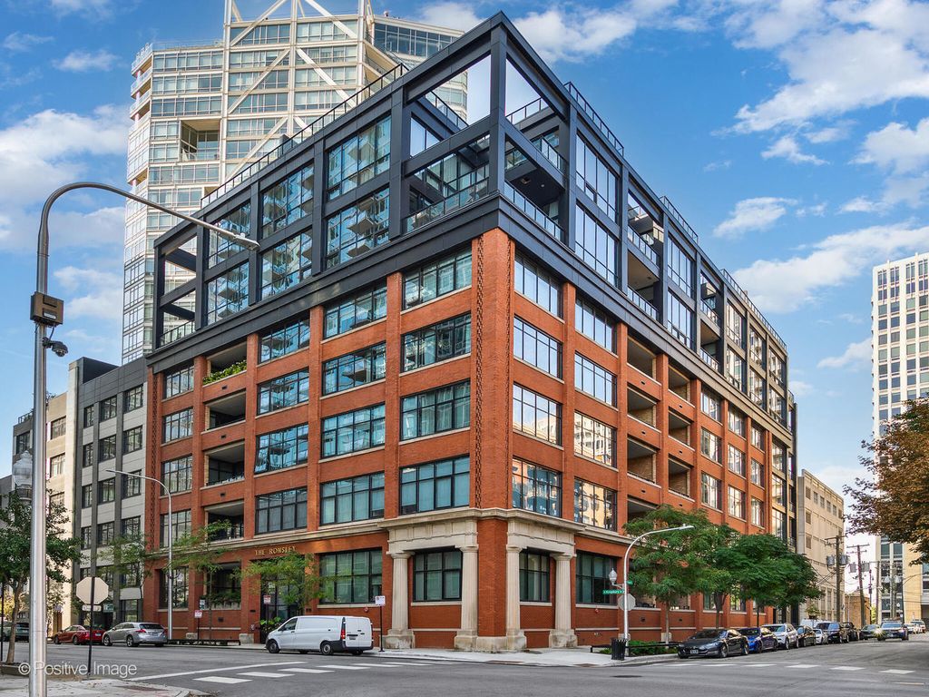 676 N Kingsbury Street 104, Chicago, IL 60654