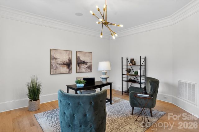 2132 Foxcroft Woods Lane, Charlotte, NC 28211
