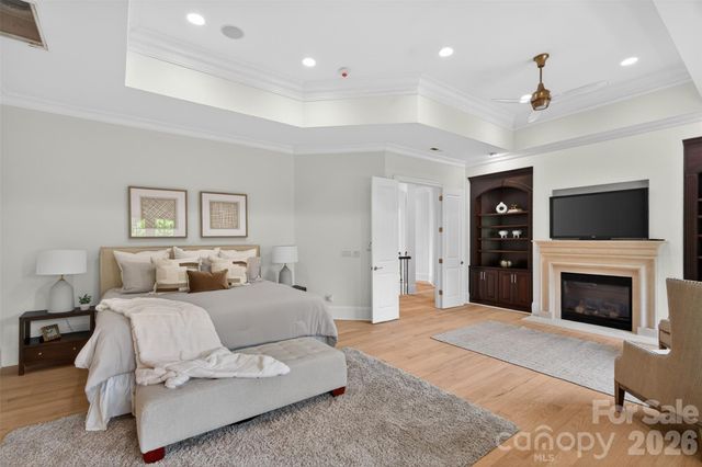 2132 Foxcroft Woods Lane, Charlotte, NC 28211