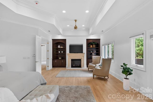 2132 Foxcroft Woods Lane, Charlotte, NC 28211