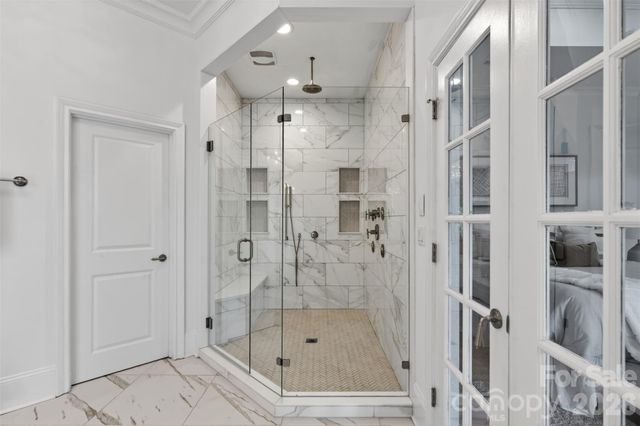 2132 Foxcroft Woods Lane, Charlotte, NC 28211