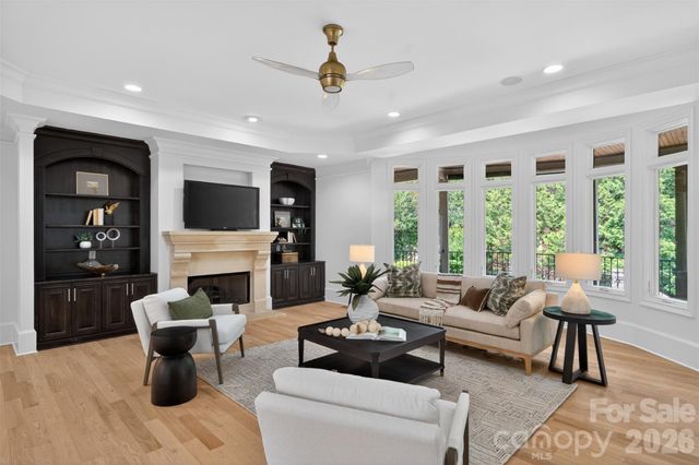 2132 Foxcroft Woods Lane, Charlotte, NC 28211